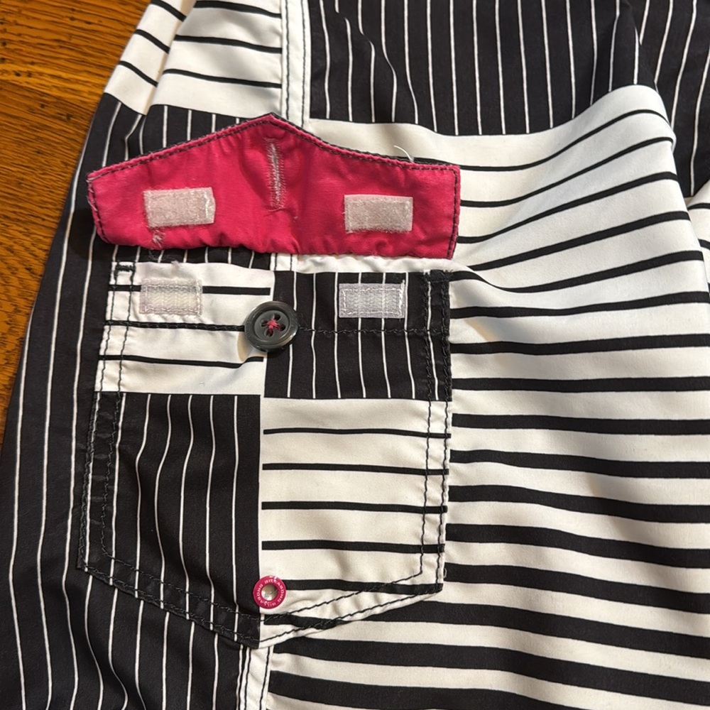 Billabong Black and White Striped Board Shorts - Picture 4 of 12